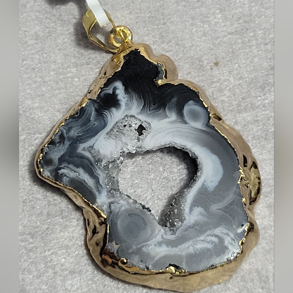 Geode Amethyst Pendant - Picture 14 of 16